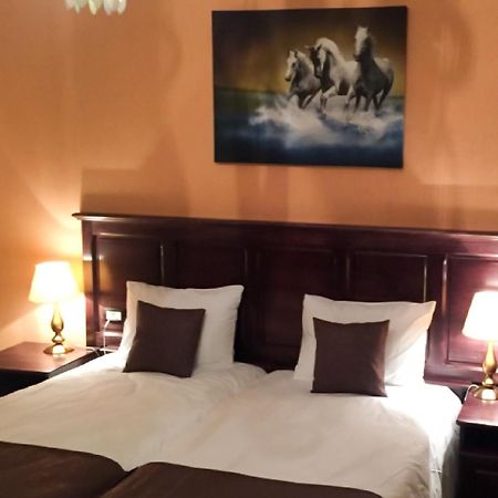 Laura Holiday Hotel Brăila Стая снимка