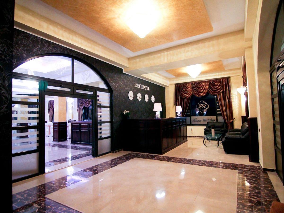 Laura Holiday Hotel Brăila Екстериор снимка