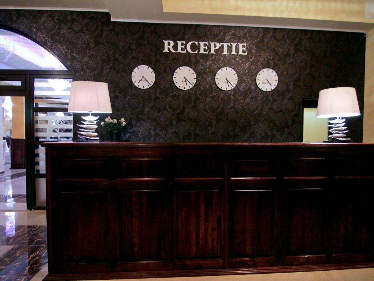 Laura Holiday Hotel Brăila Екстериор снимка