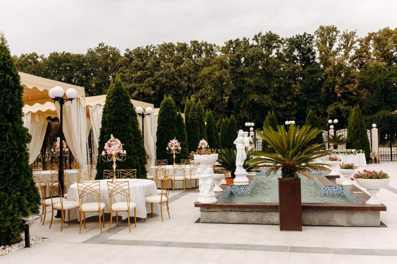 Laura Holiday Hotel Brăila Екстериор снимка
