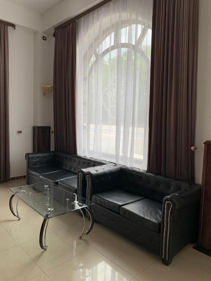Laura Holiday Hotel Brăila Екстериор снимка