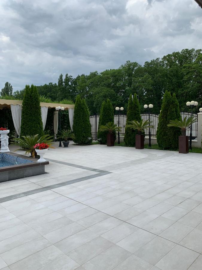 Laura Holiday Hotel Brăila Екстериор снимка