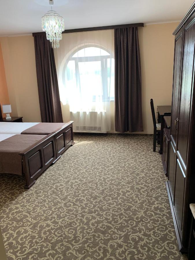 Laura Holiday Hotel Brăila Екстериор снимка