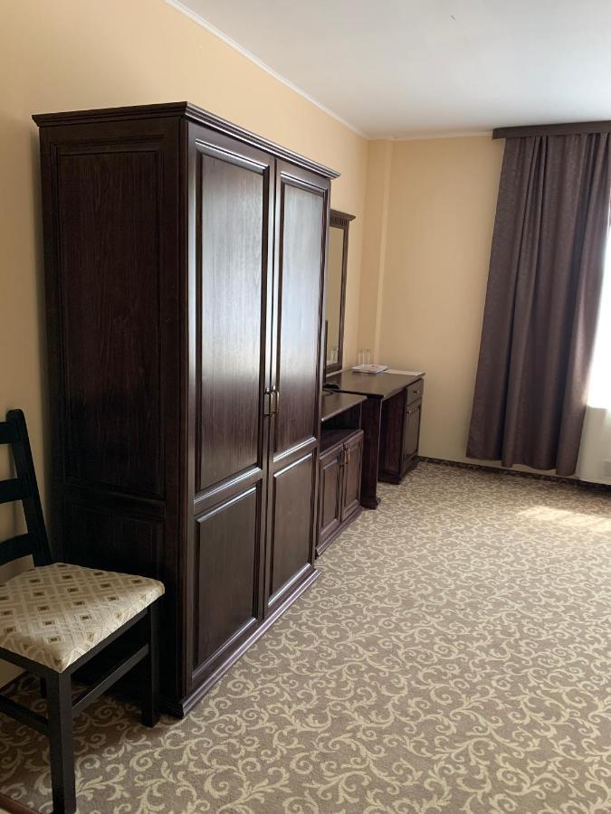 Laura Holiday Hotel Brăila Екстериор снимка